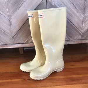 Hunter rain boots, cream color
